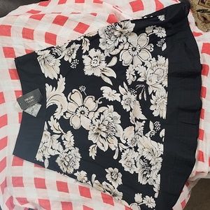 Nicole by Nicole Miller Touch of Luxe Floral Skirt - Black and White Print
